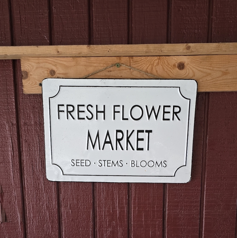 Black and White Fresh Flower Market Sign